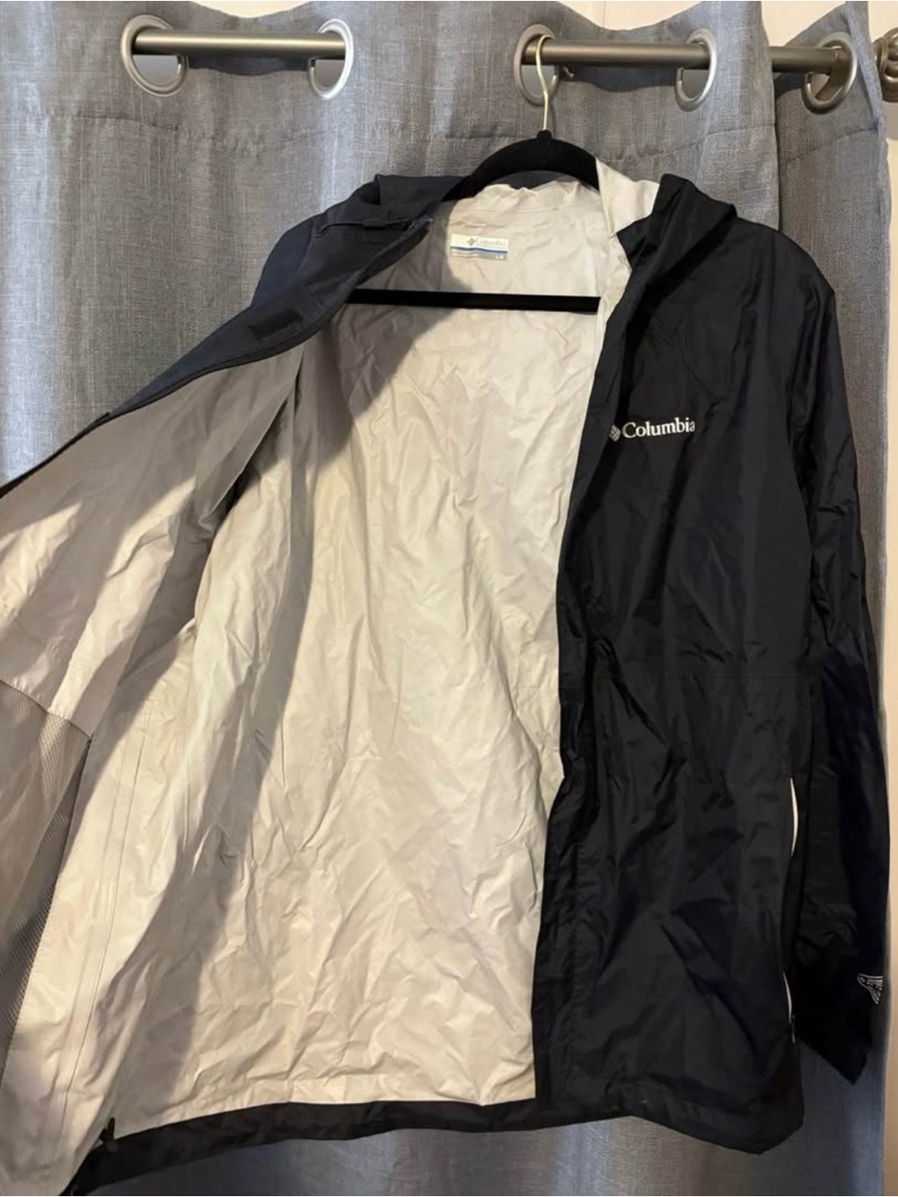 Columbia rain jacket - Picture 3 of 5